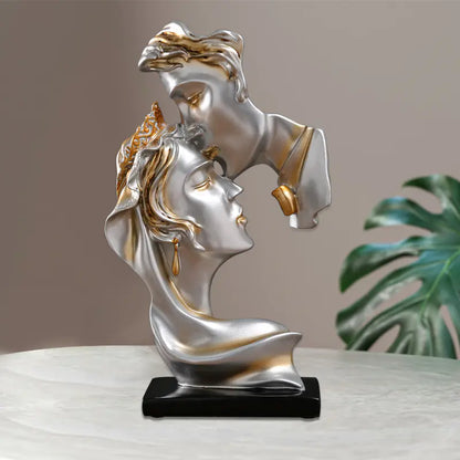 Nordic Creative Couple Kiss Resin Home Decor Statue