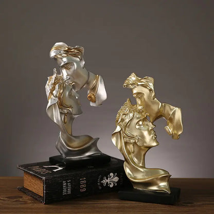 Nordic Creative Couple Kiss Resin Home Decor Statue