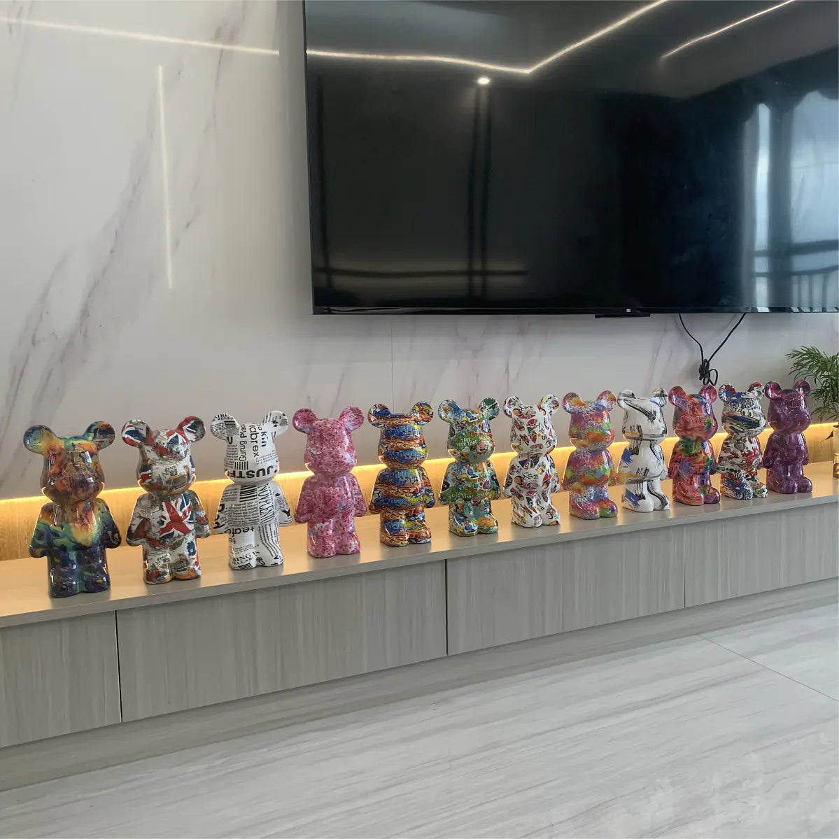 New Cute Heart Bear Figurine for Living Room Decor